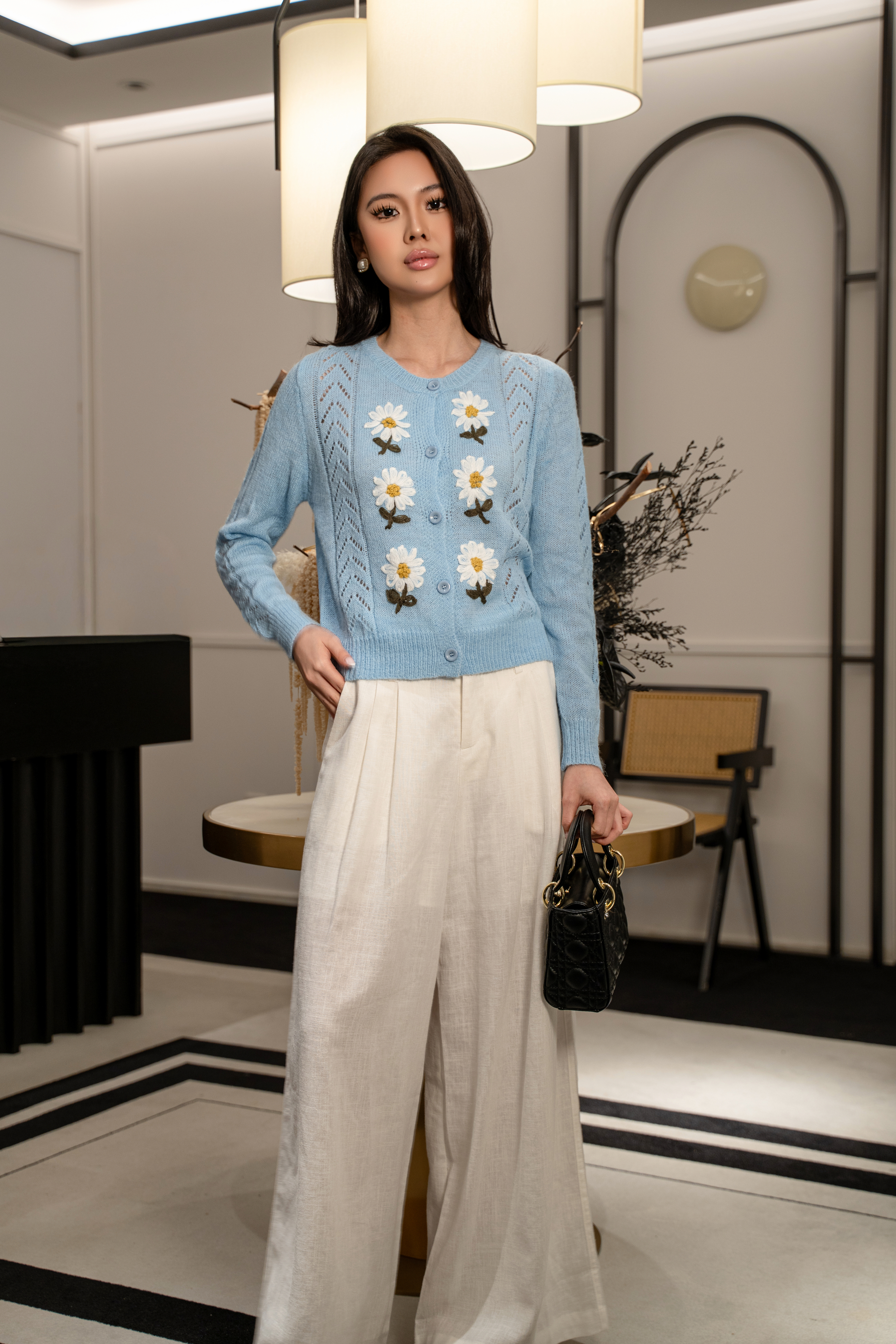 Floral Daisy Knit Cardigan MC2127