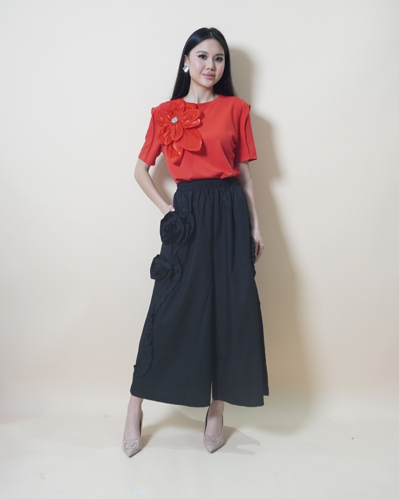 Sculpted Bloom Top CC782