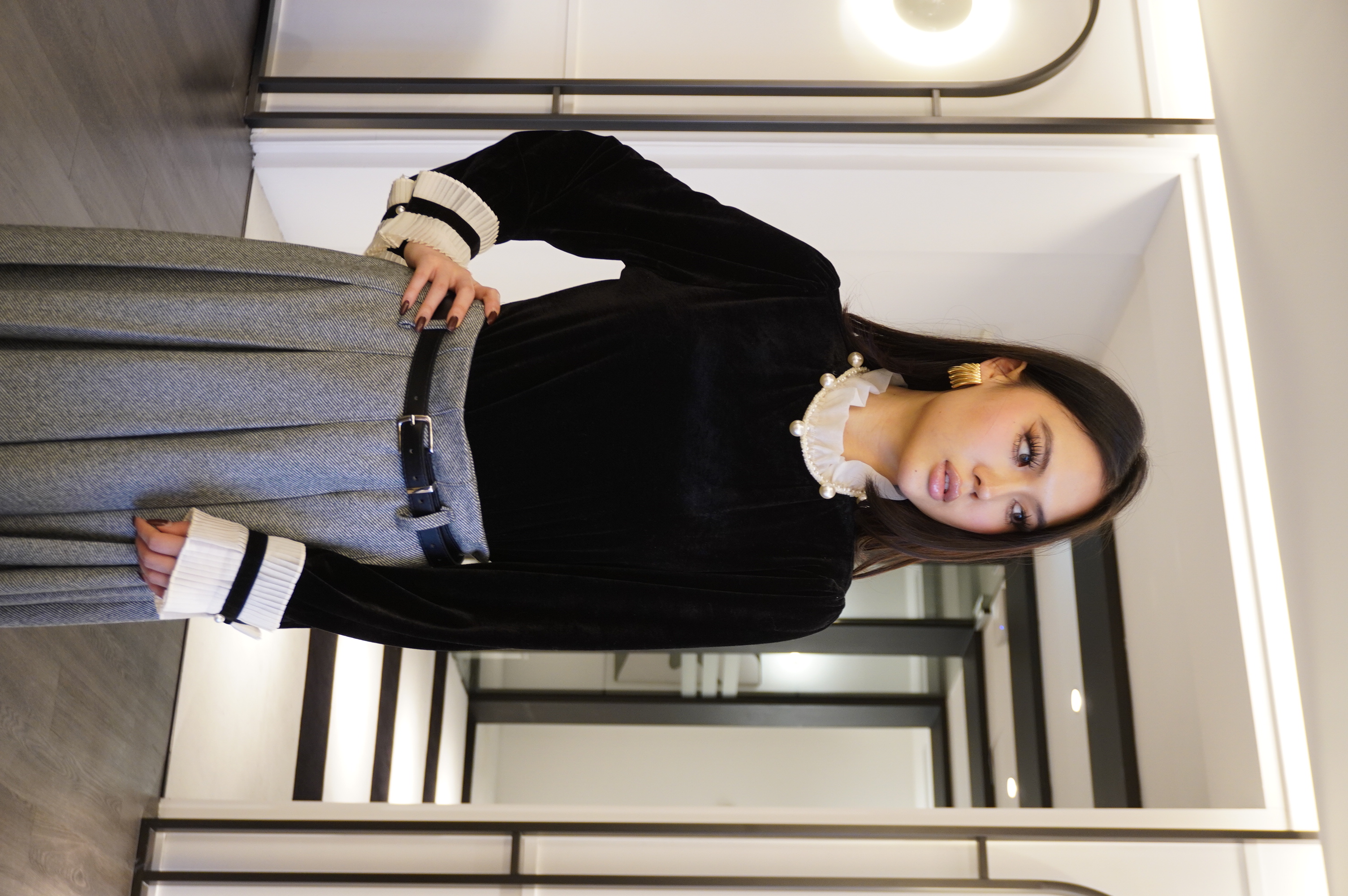 Pearl Collar Velvet Top MC2054