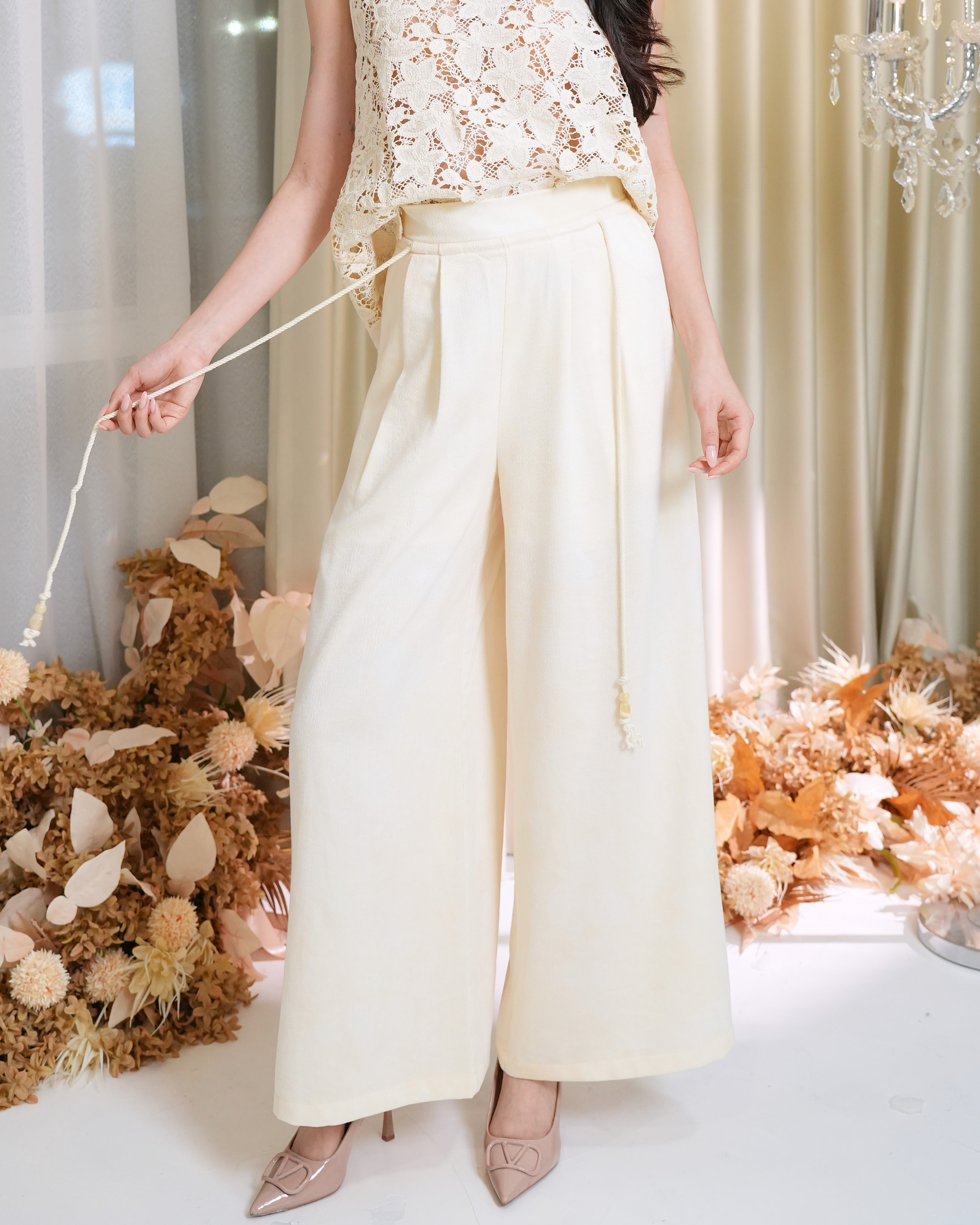 Éloise Soft Flowy Wide Leg Pants 261502