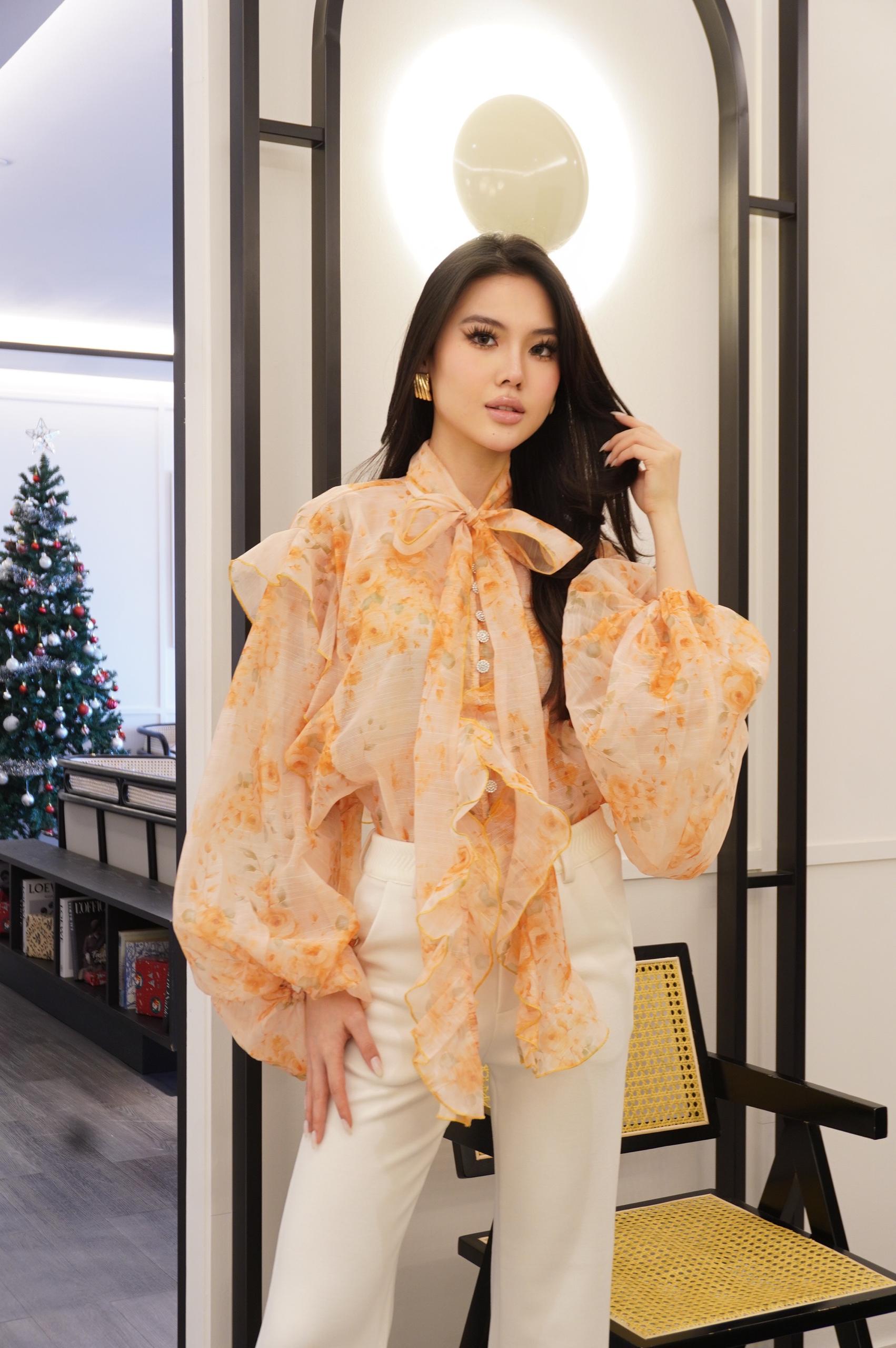 Floral Sheer Bow-Tie Ruffle Blouse MC2074