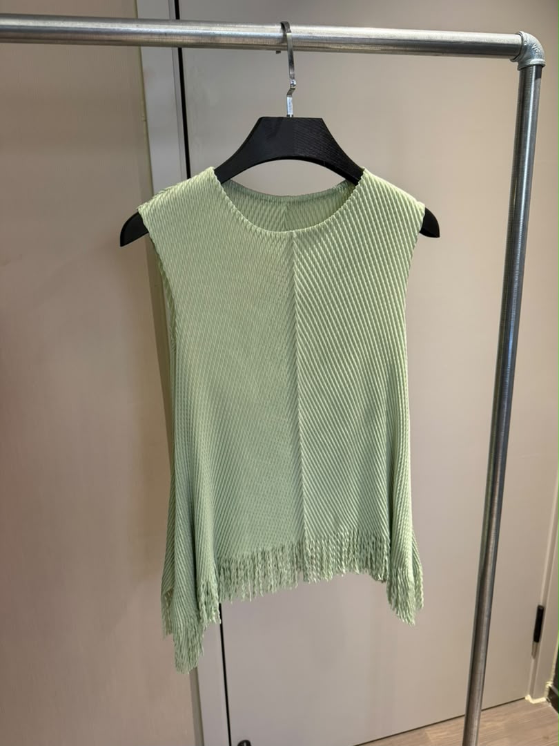 Plissé Fringe Sleeveless Top 2238