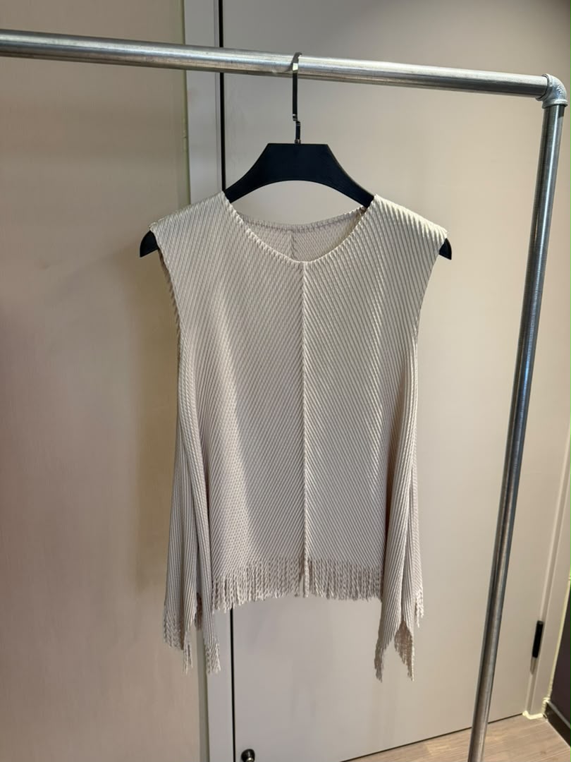 Plissé Fringe Sleeveless Top 2238