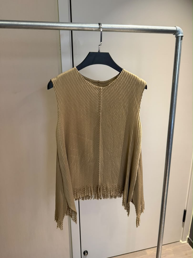 Plissé Fringe Sleeveless Top 2238