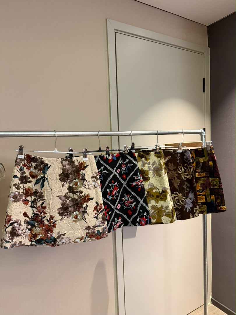 Baroque Jacquard Mini Skirt 2245