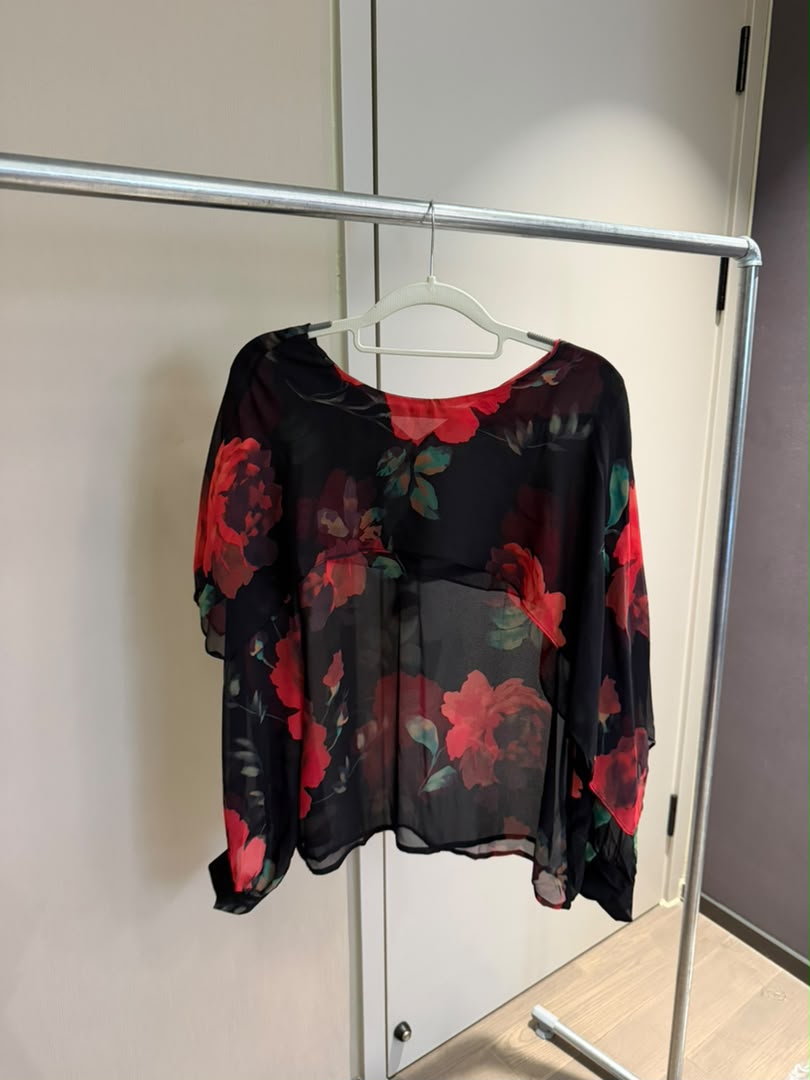 Bloom Cape-Sleeve Blouse 2248