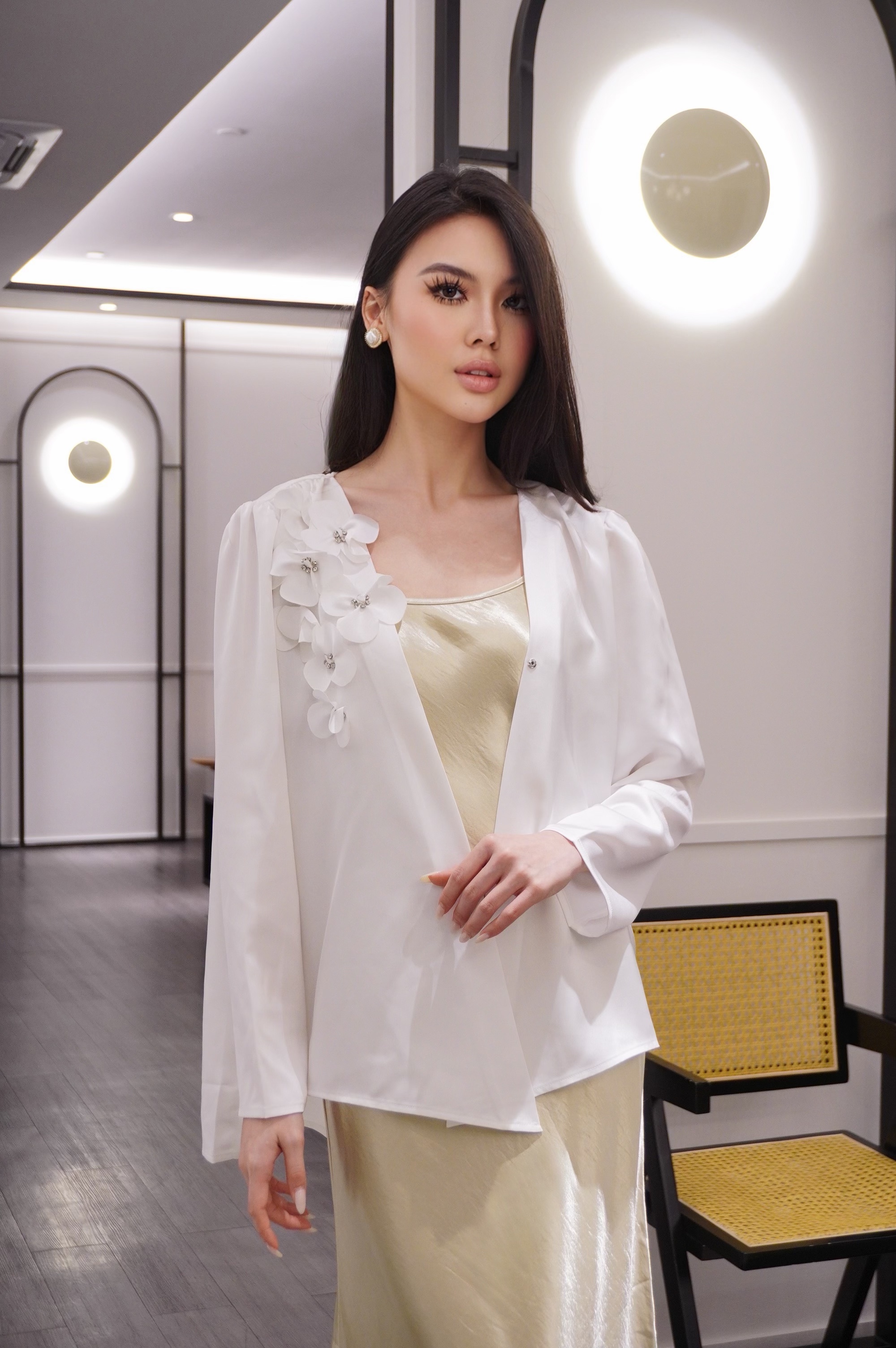 White Floral Top MC2119