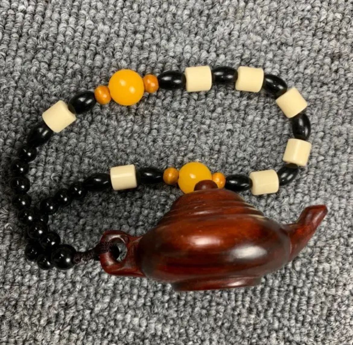 [ランダムカラーのストラップを送信]ローズウッド彫刻の小さなティーポットハンドルティーポットペンダントローズウッドハンドルティーポット