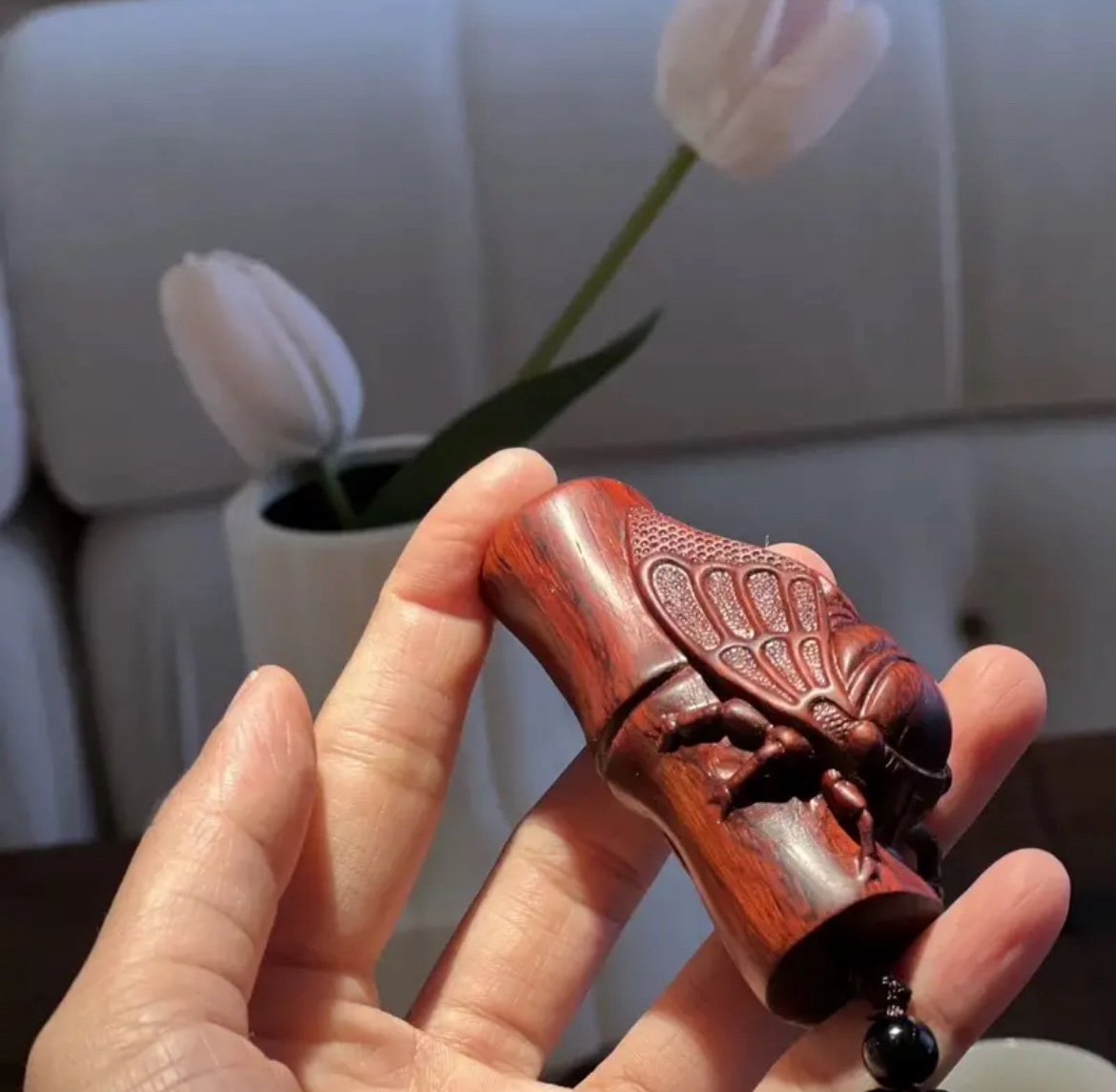 海南黄花梨の手持ち作品、海南黄花梨の満足感の手持ち作品、本物の海南金蝉、見事な骨董品