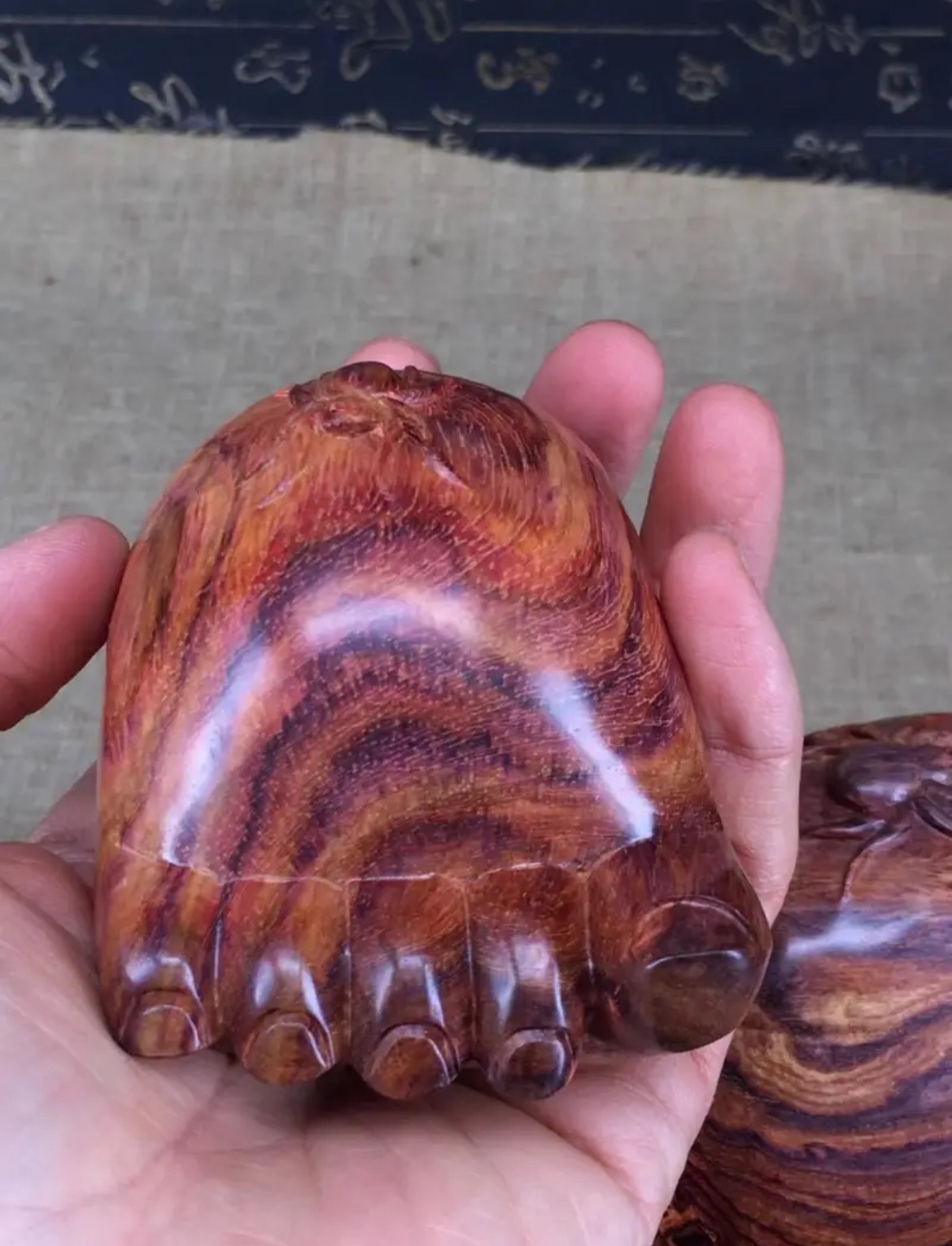 海南黄花里紫油梨【満足は永遠の幸福】柄部分。仕様：10.5×6.5×6 重量152
