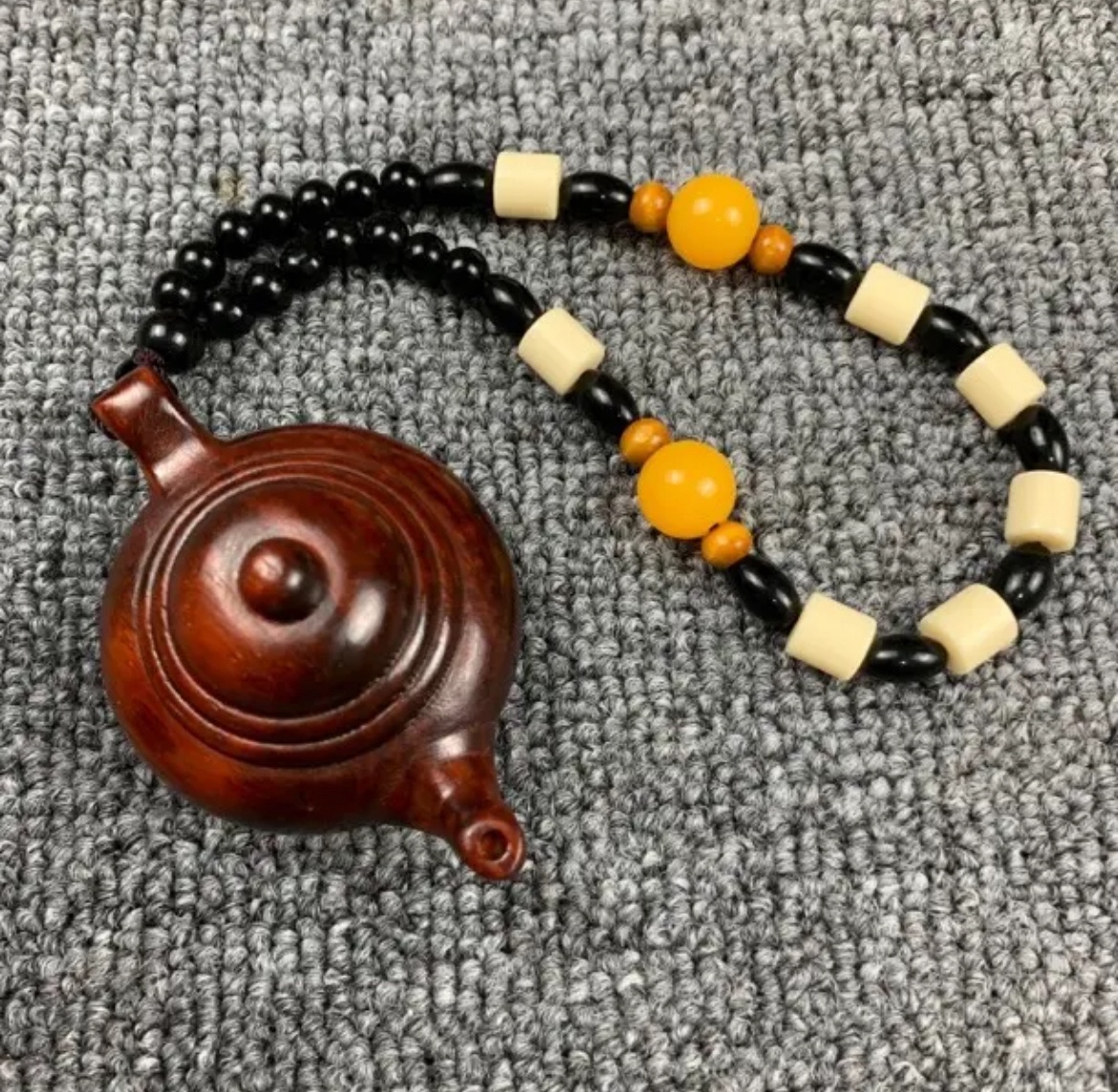 [ランダムカラーのストラップを送信]ローズウッド彫刻の小さなティーポットハンドルティーポットペンダントローズウッドハンドルティーポット