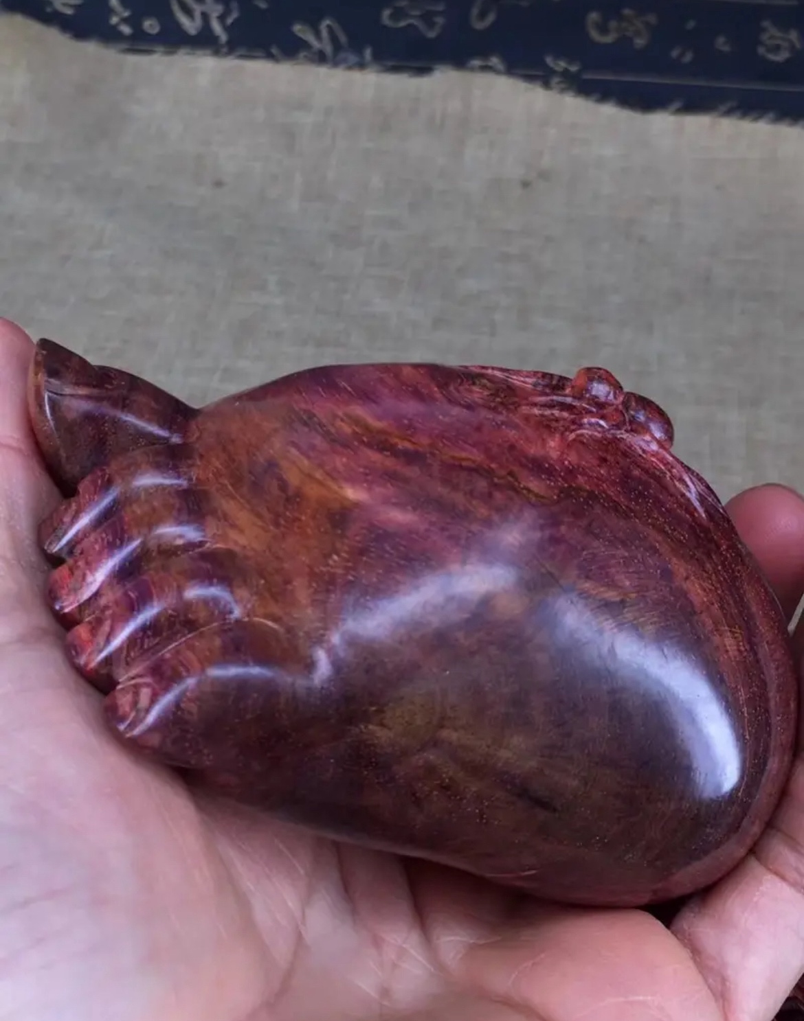 海南黄花里紫油梨【満足は永遠の幸福】柄部分。仕様：10.5×6.5×6 重量152