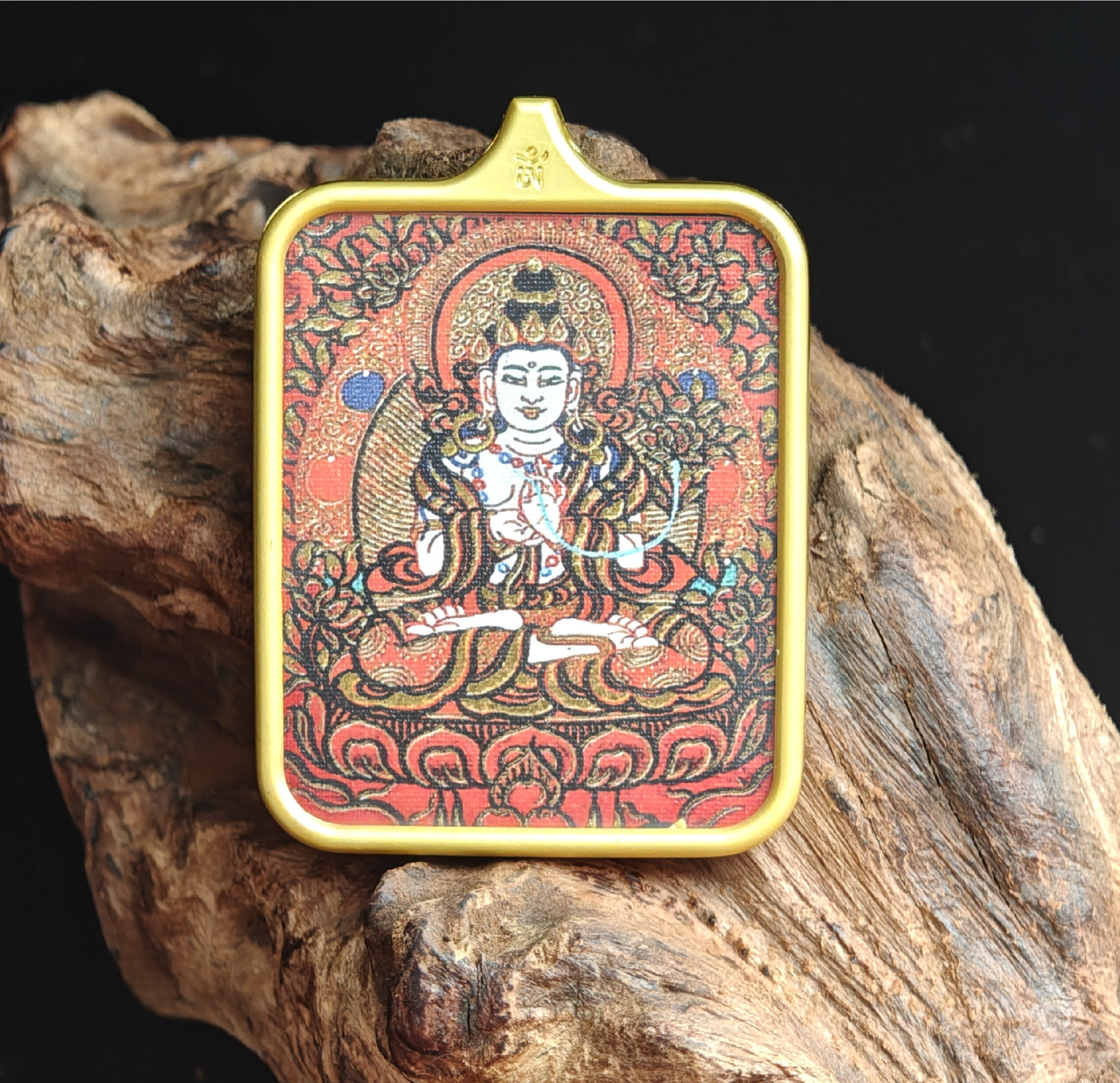 チベット仏教式 大勢至菩薩 開運ペンダント/ステンレス鋼製、約45×55×6mm（紐除く）、レッドゴールド、ブラックゴールド