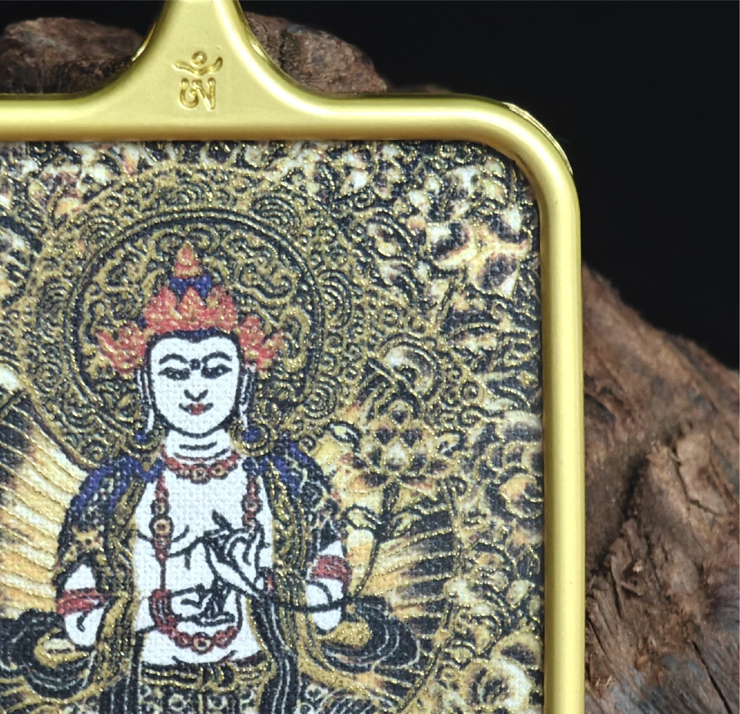 チベット仏教式 大勢至菩薩 開運ペンダント/ステンレス鋼製、約45×55×6mm（紐除く）、レッドゴールド、ブラックゴールド