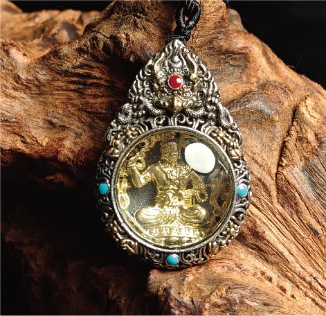 チベット密教のガルーダの造形、不動尊 のタンカペンダント / 電気めっき純銀、紐付き、雫型