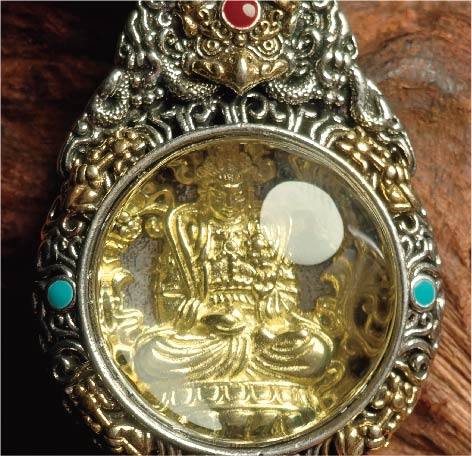 チベット密教のガルーダの造形、大勢至菩薩 のタンカペンダント / 電気めっき純銀、紐付き、雫型