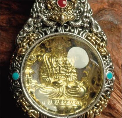 チベット密教のガルーダの造形、大勢至菩薩 のタンカペンダント / 電気めっき純銀、紐付き、雫型