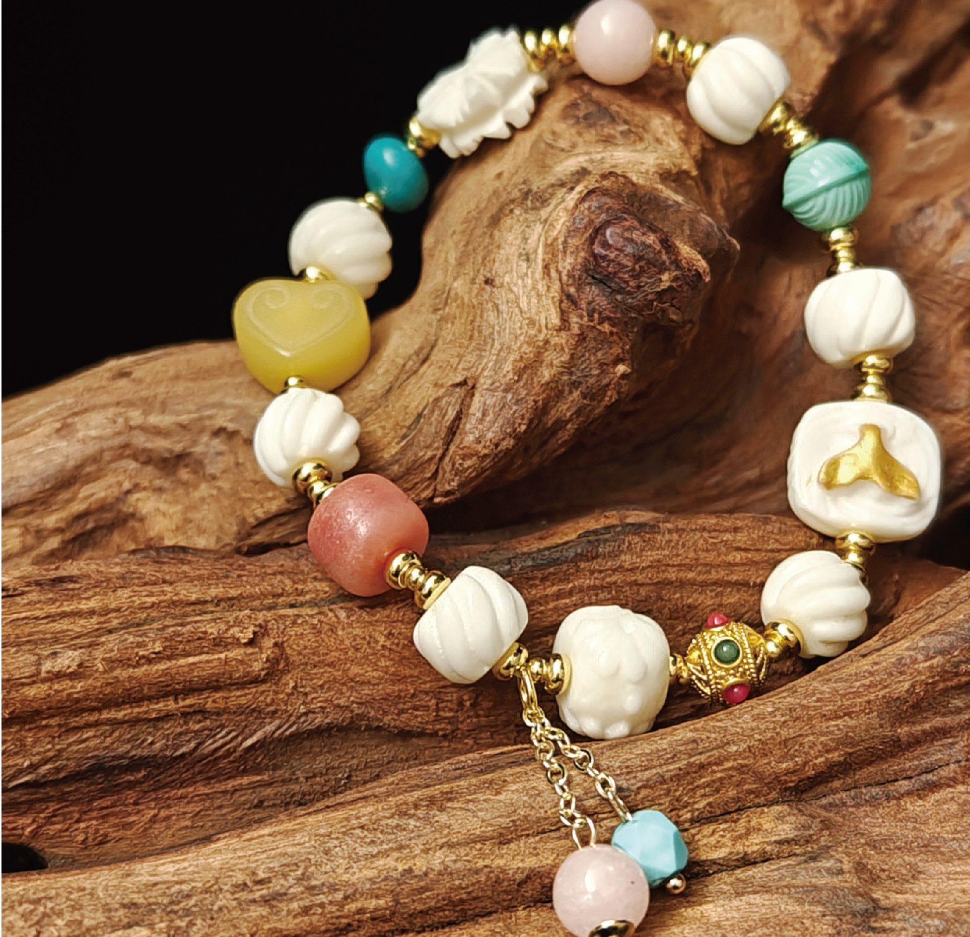 桃の花運鹿角ブレスレット