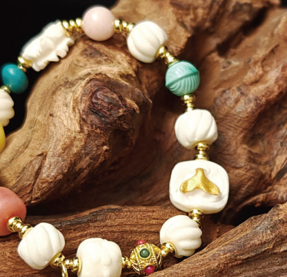 桃の花運鹿角ブレスレット