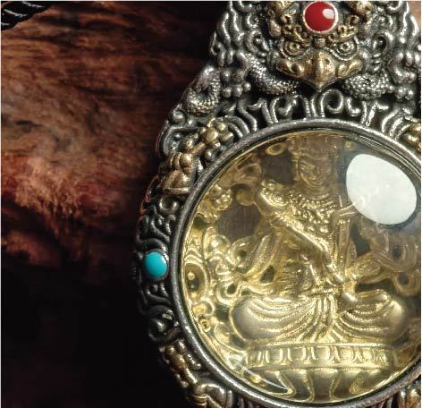 チベット密教のガルーダの造形、普賢菩薩 のタンカペンダント / 電気めっき純銀、紐付き、雫型