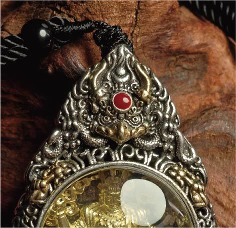 チベット密教のガルーダの造形、文殊菩薩 のタンカペンダント / 電気めっき純銀、紐付き、雫型