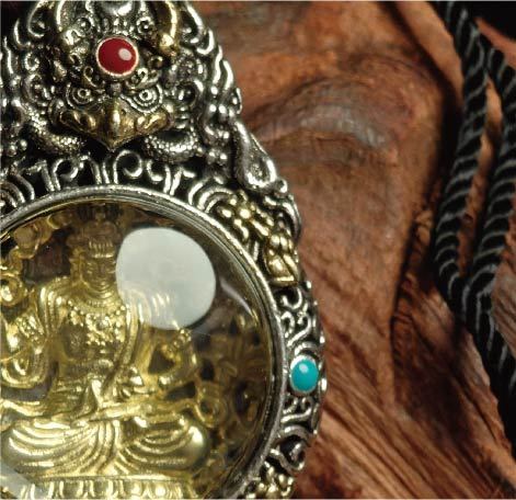 チベット密教のガルーダの造形、文殊菩薩 のタンカペンダント / 電気めっき純銀、紐付き、雫型