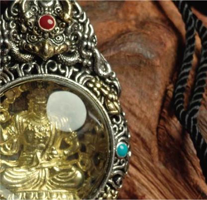 チベット密教のガルーダの造形、文殊菩薩 のタンカペンダント / 電気めっき純銀、紐付き、雫型