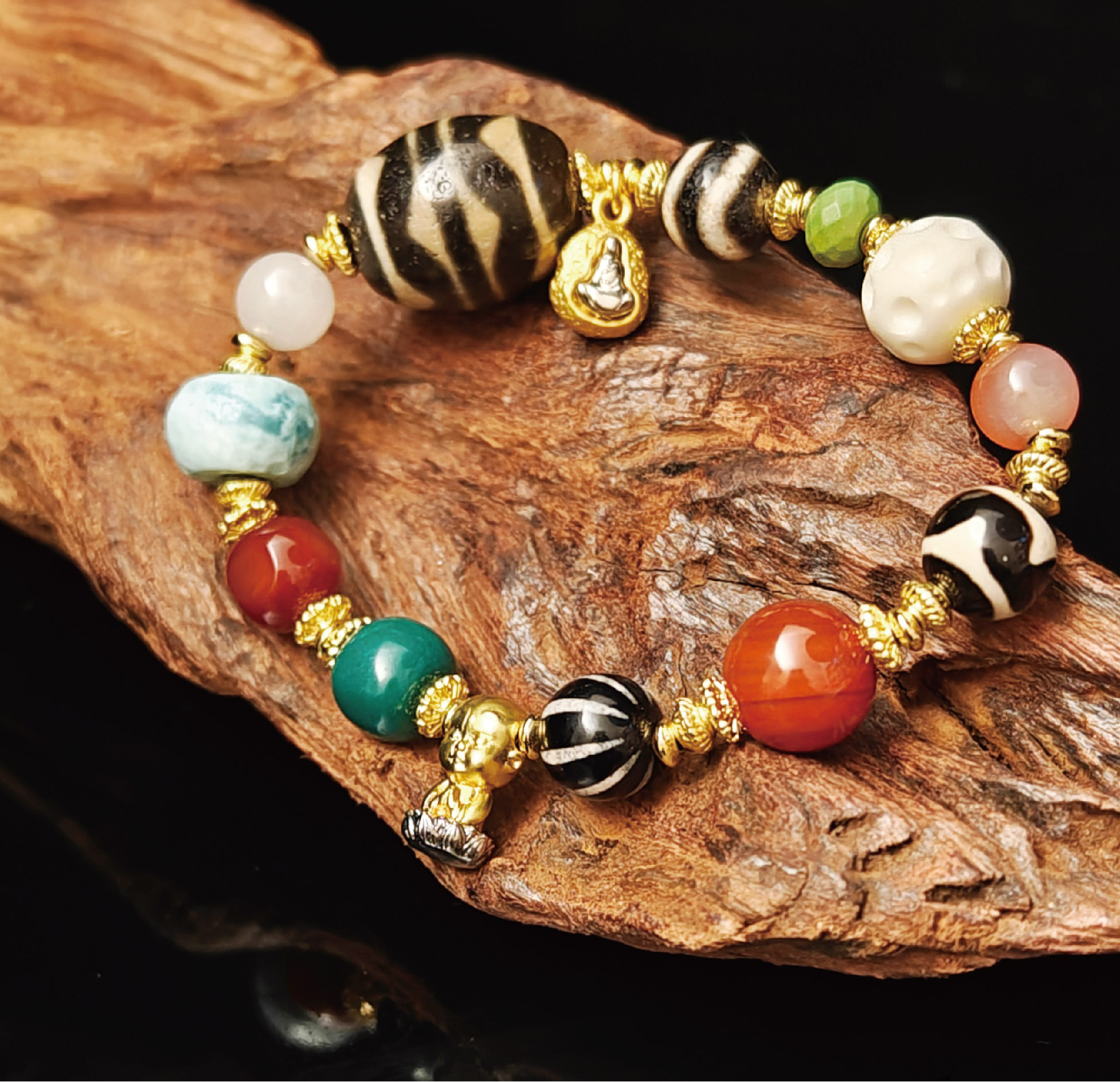 虎の牙天珠 マルチストーンブレスレッ