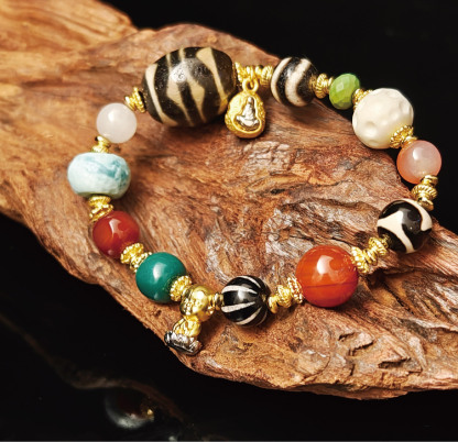 虎の牙天珠 マルチストーンブレスレッ