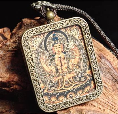 チベット伝承 千手観音 タンカ ペンダントトップ/メッキ合金、両面デザイン、約40×50×8mm（紐含む）、ブラックゴールド