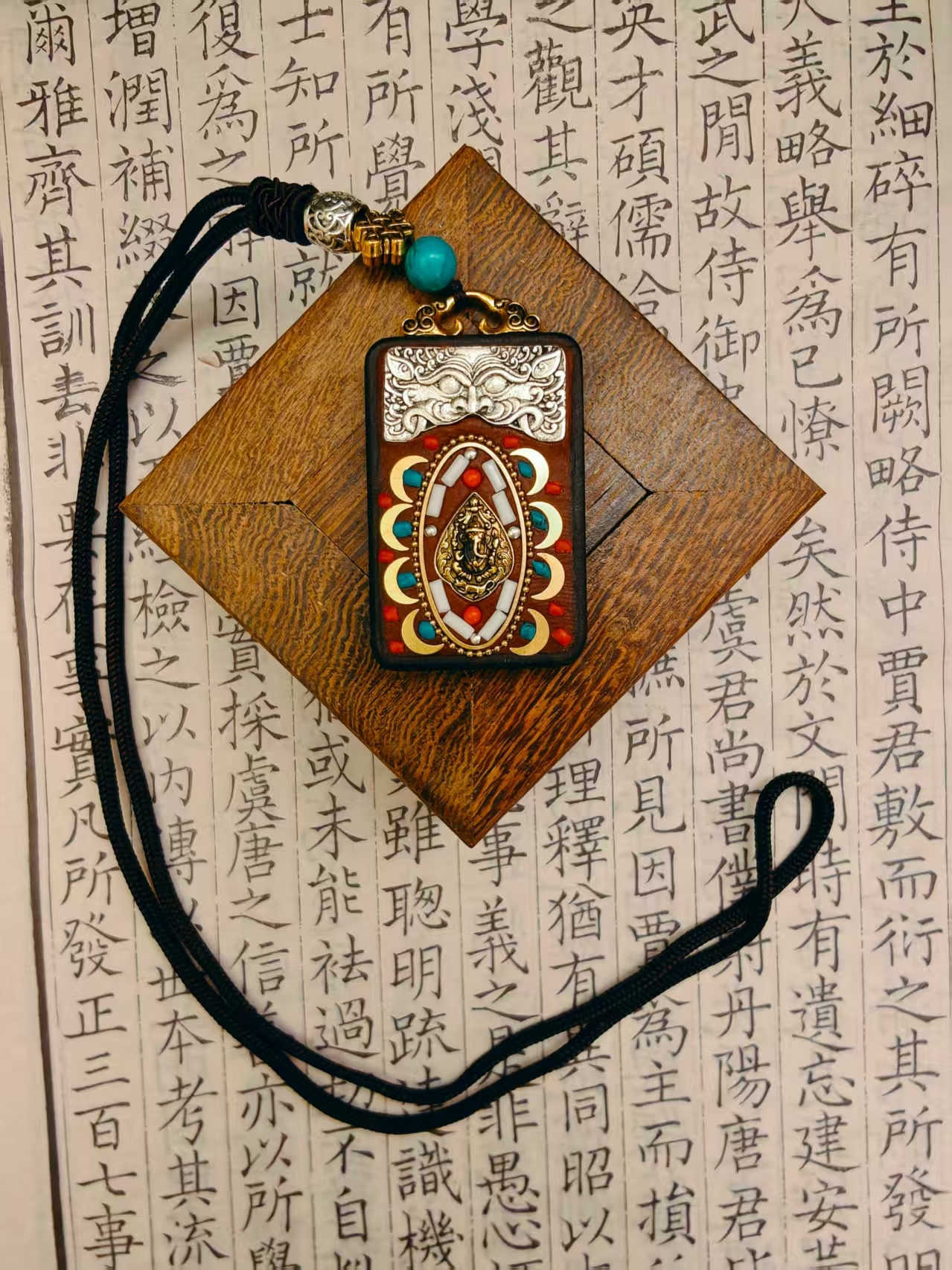 タンカ平安牌ゾウモチーフネックレス