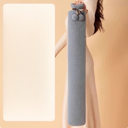 🐰 กระเป๋าน้ำร้อนทรงยาว นุ่มเหมือนก้อนเมฆ ทำจากขนกระต่ายเทียม สามารถพันรอบตัวเพื่อให้ความอบอุ่นได้ 🛌