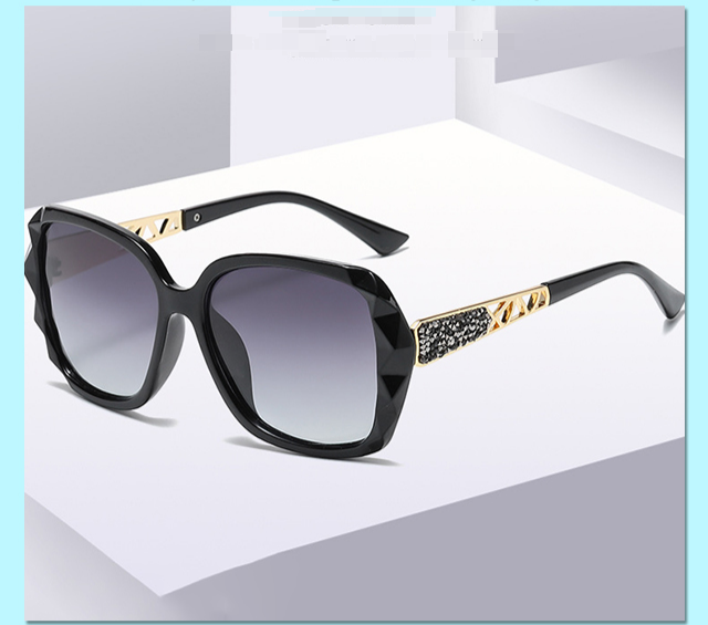 Okulary przeciwsłoneczne z polaryzacją i dużą diamentową oprawką
