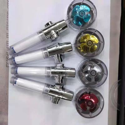 Prysznic ciśnieniowy ze śmigłem w talii