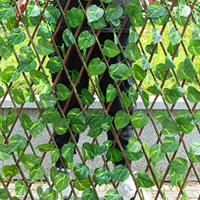 X20081303Y-Rozkładany pawilon imitujący ogrodzenie.