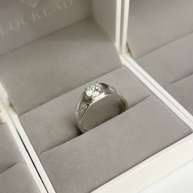 Moissanite Men’s Ring