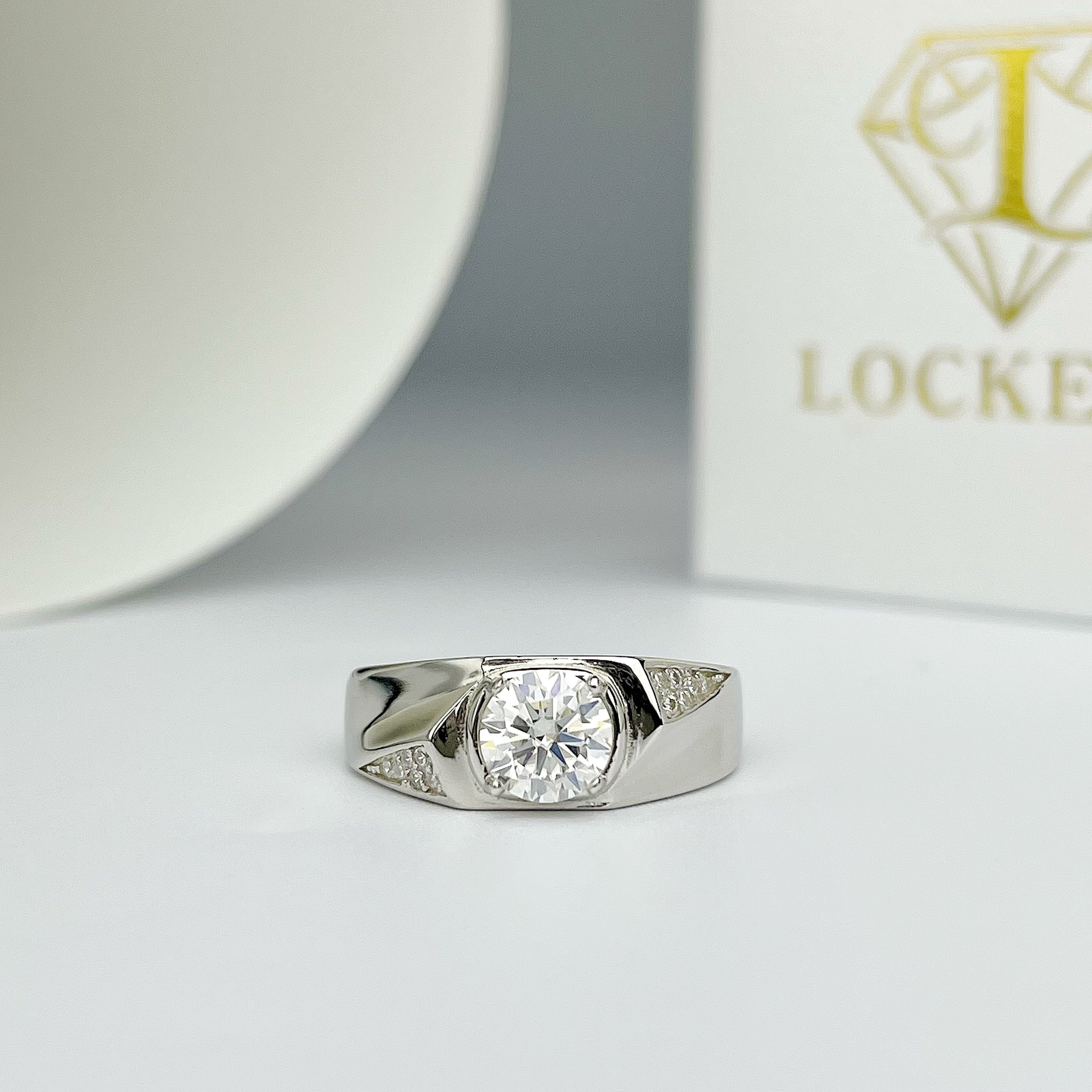 Moissanite Men’s Ring