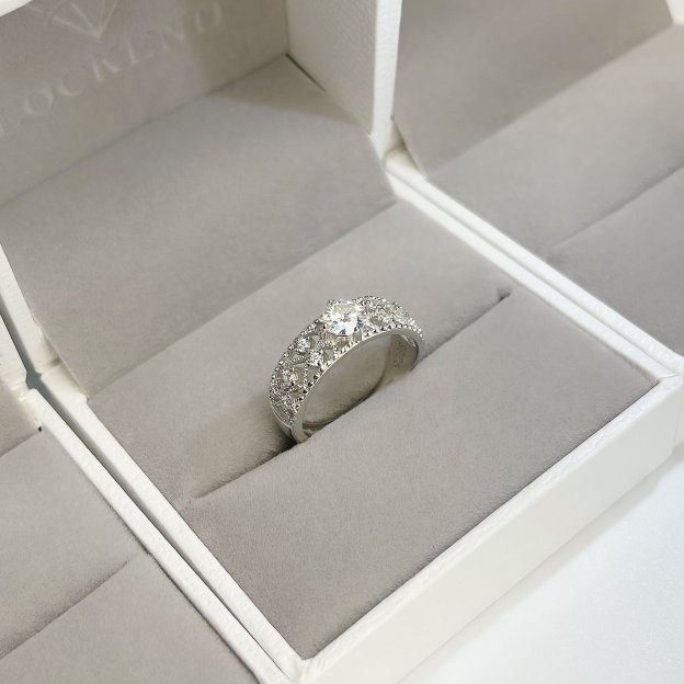 Engraved Women’s Ring