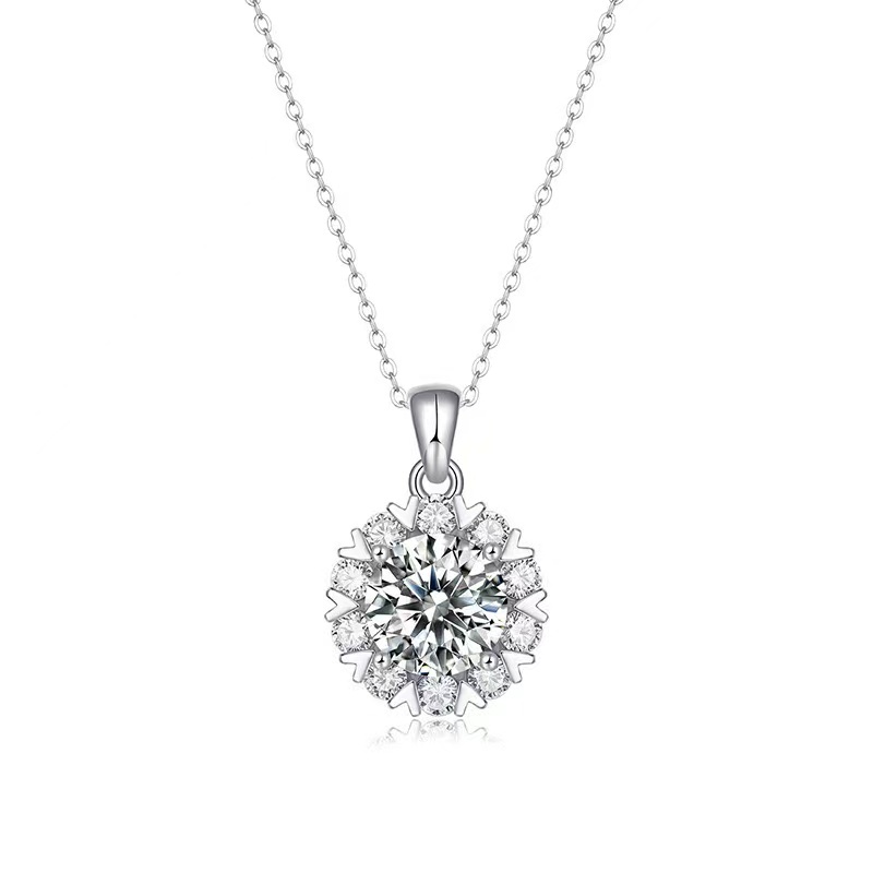 Elegant Moissanite Women's Necklace