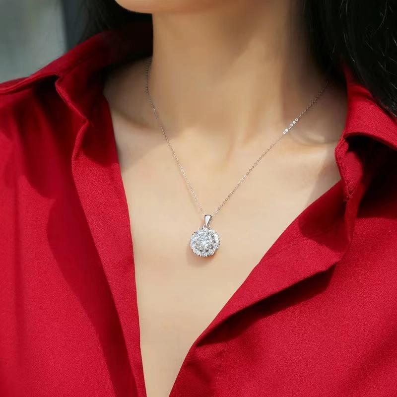  Elegant Moissanite Women's Necklace 