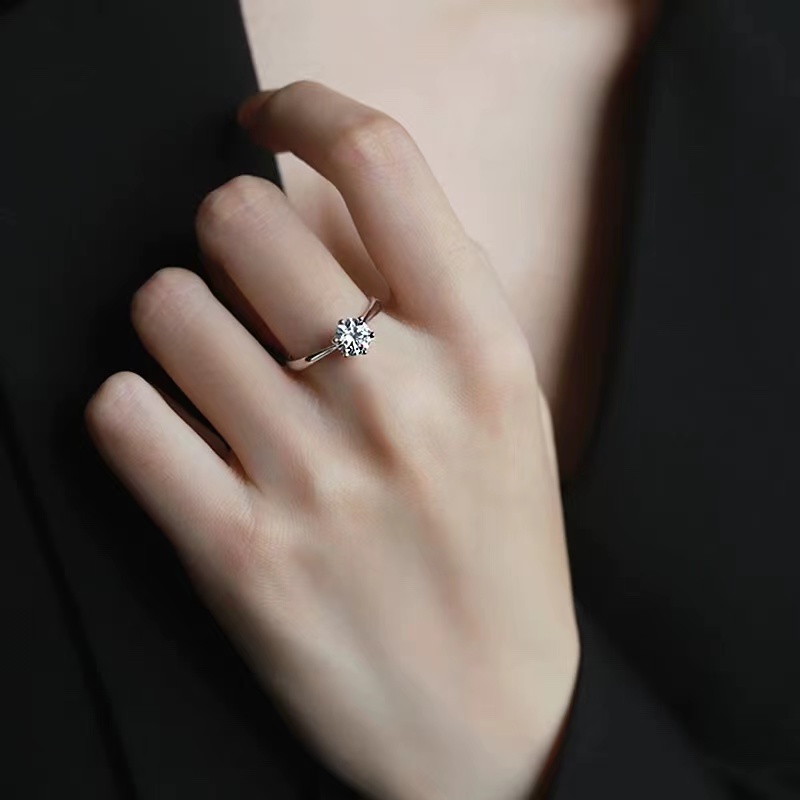 Simple Women’s Ring