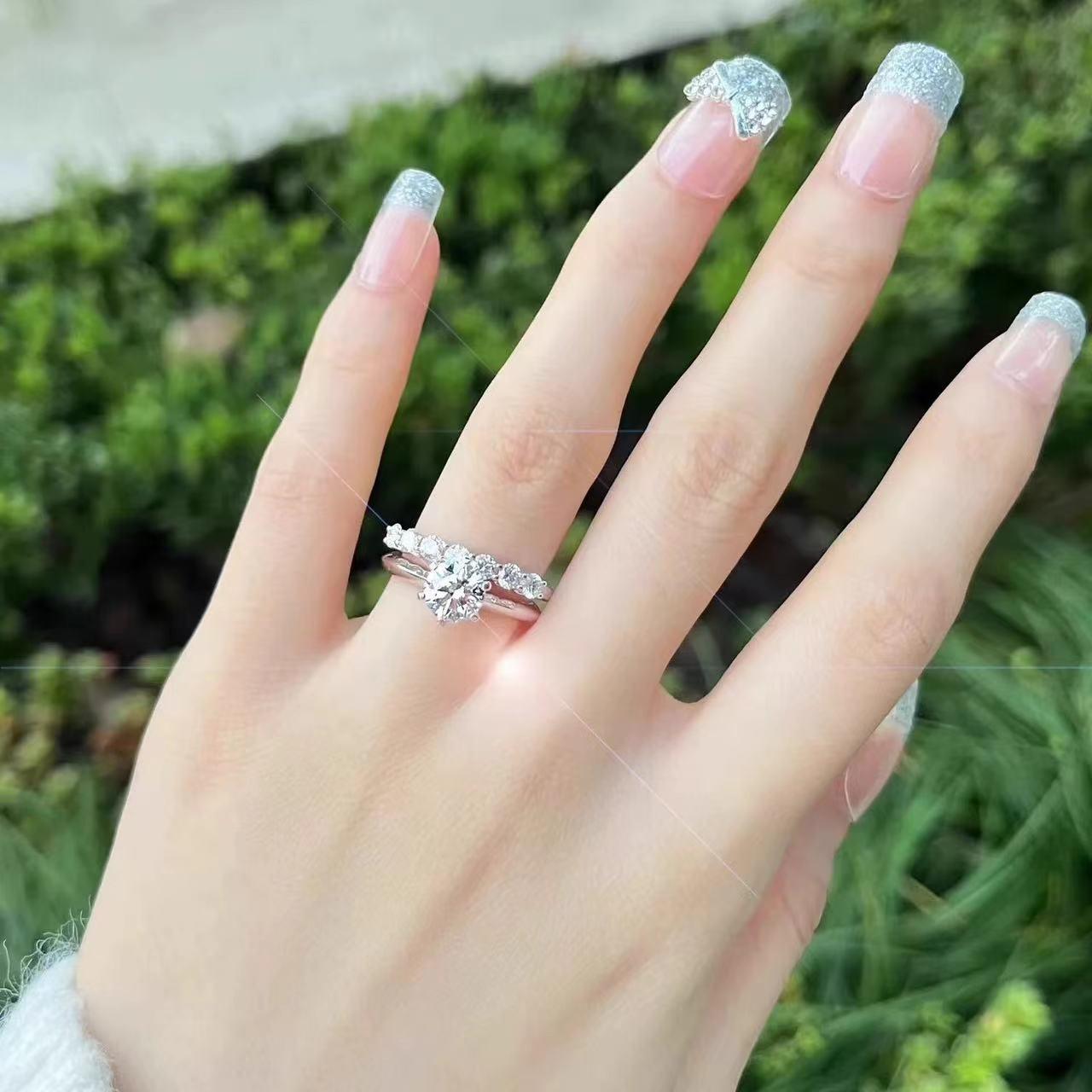 [Lockend] Elegant 6 Prong 925 Silver Ring with 1 Carat D Color Moissanite GRA Certified Luxurious and Sophisticated