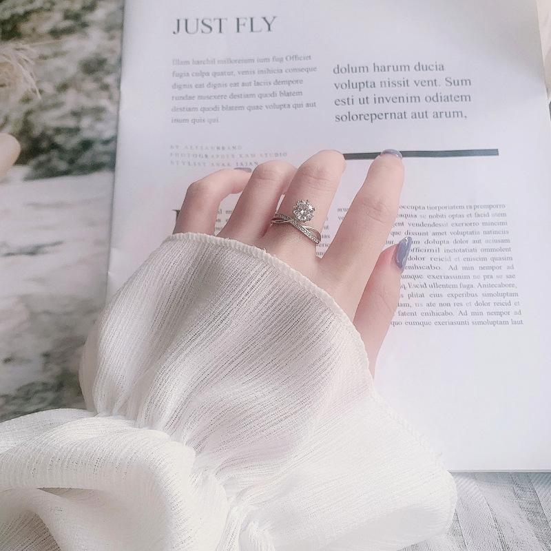 [Lockend]  Fashionable Moissanite Women's Ring 1 Carat D Color GRA Certified Youthful Design