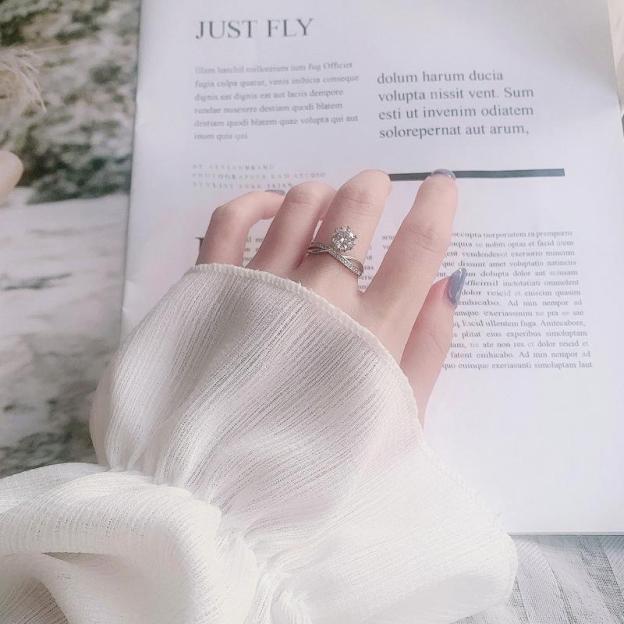 [Lockend]  Fashionable Moissanite Women's Ring 1 Carat D Color GRA Certified Youthful Design