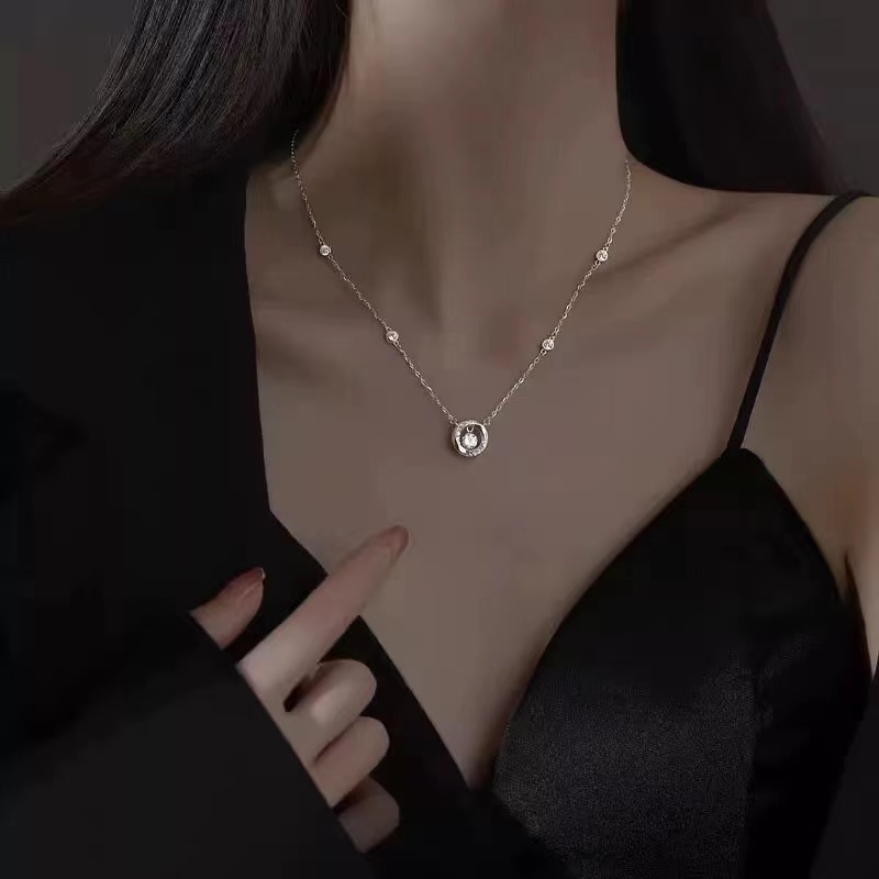 Mobius Women’s Necklace