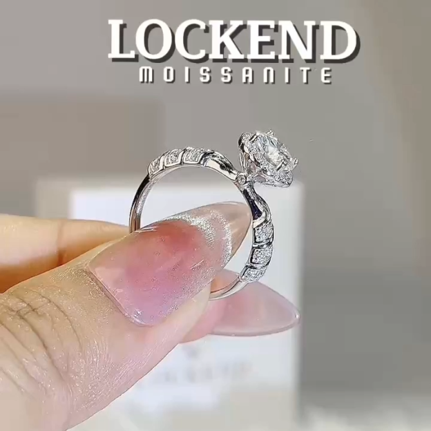 Mermaid-Inspired Women’s Ring