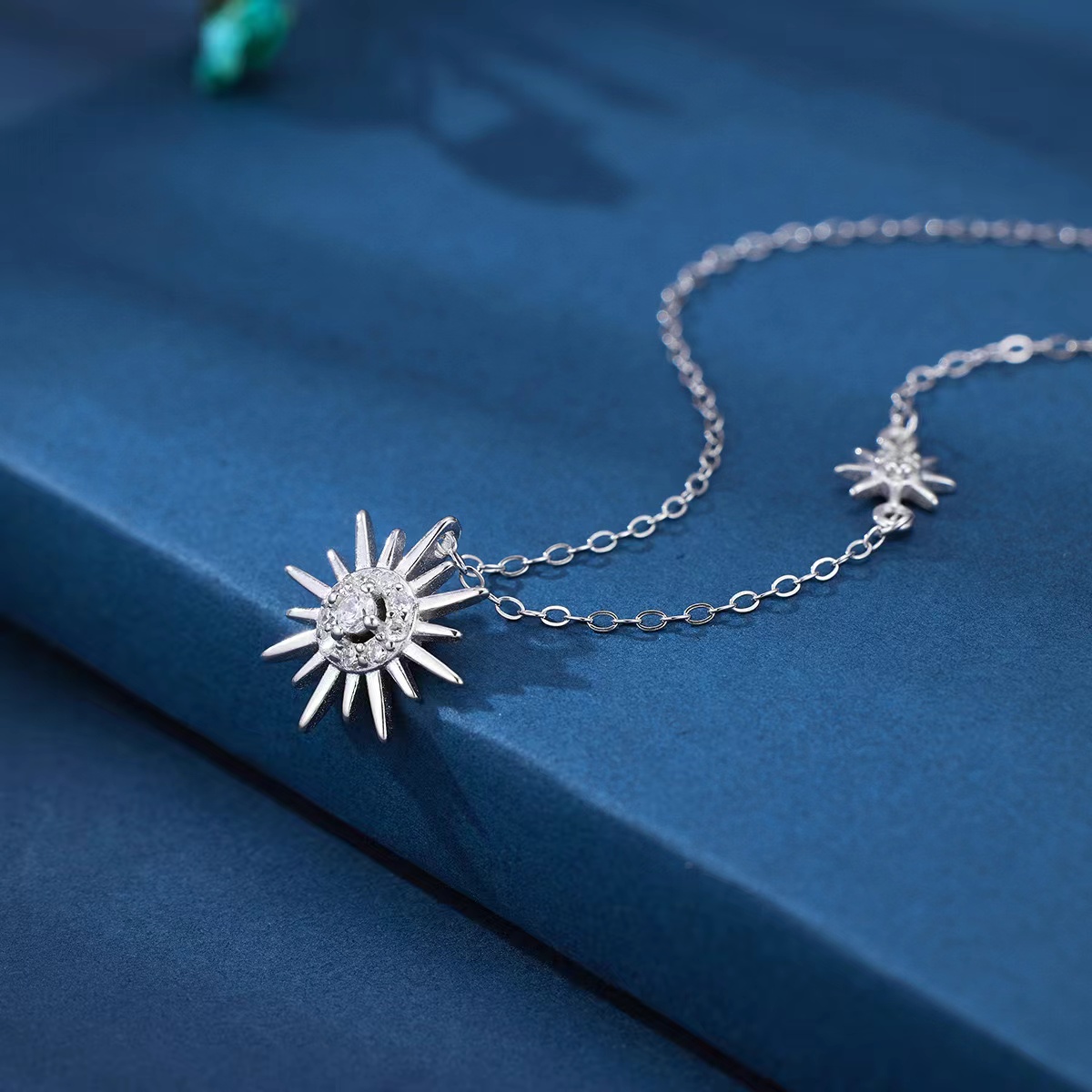 Sunlight Moissanite Women’s Necklace