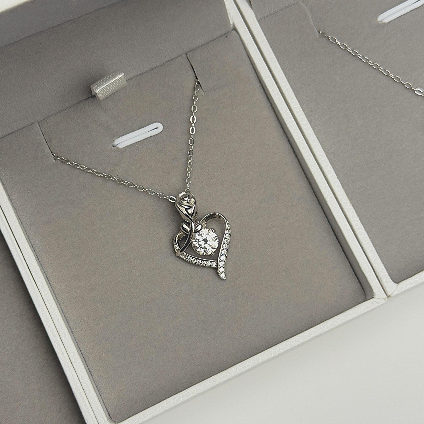 Rose Heart Design Women’s Necklace