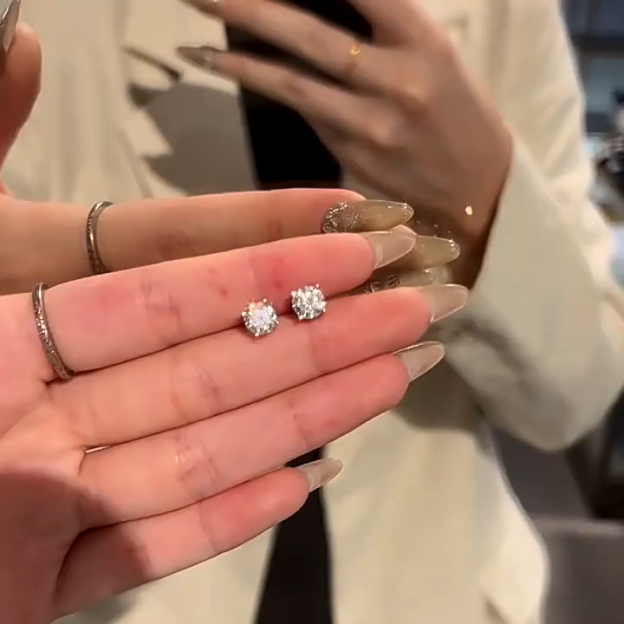  Classic Round Women’s Earrings 