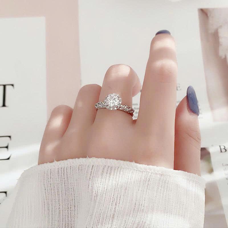 Mermaid-Inspired Women’s Ring